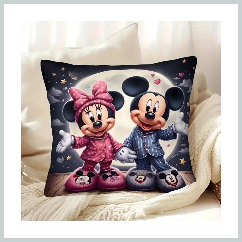 Dekorační polštář Mickey a Minnie – noční pohádková atmosféra QF1176560